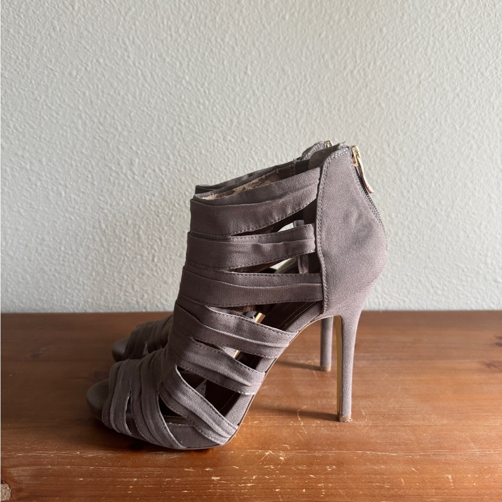 BCBGeneration Jubilee Taupe Bandage Stiletto Heels Size 9M Strappy Peep Toe - Picture 11 of 14